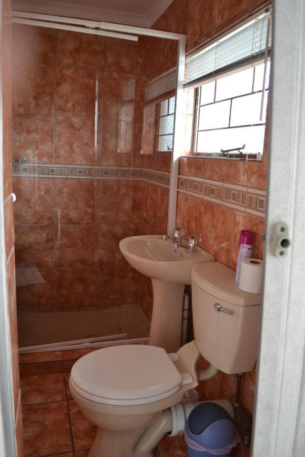 Kamogelo Guest House Pilanesberg Exterior photo